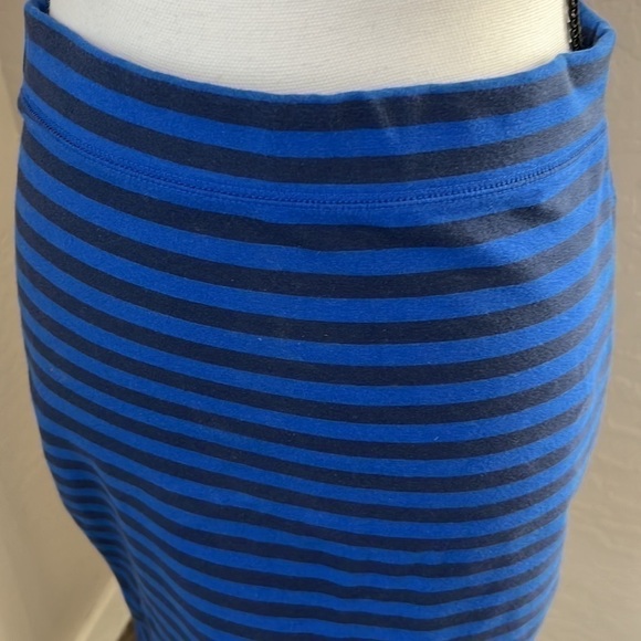 EUC, OLD NAVY, Blue Black Stripes, Pencil, Skirt, Size SP, Stretch, Cotton Blend - Picture 4 of 9